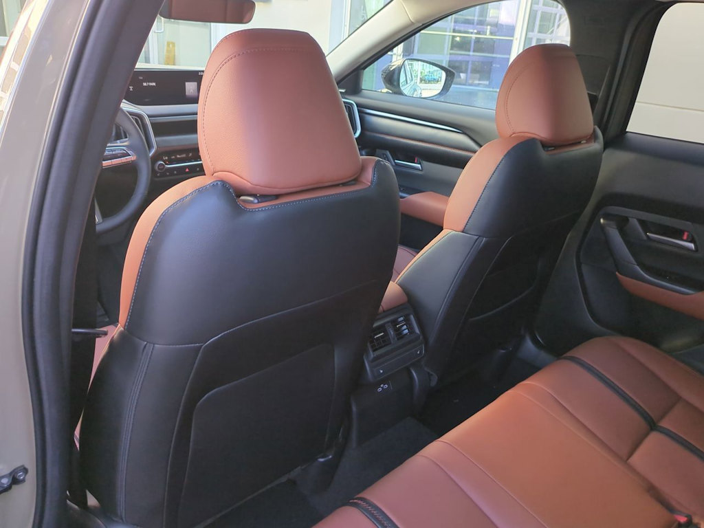 Thumbnail: 2025 Mazda CX-50 - 12