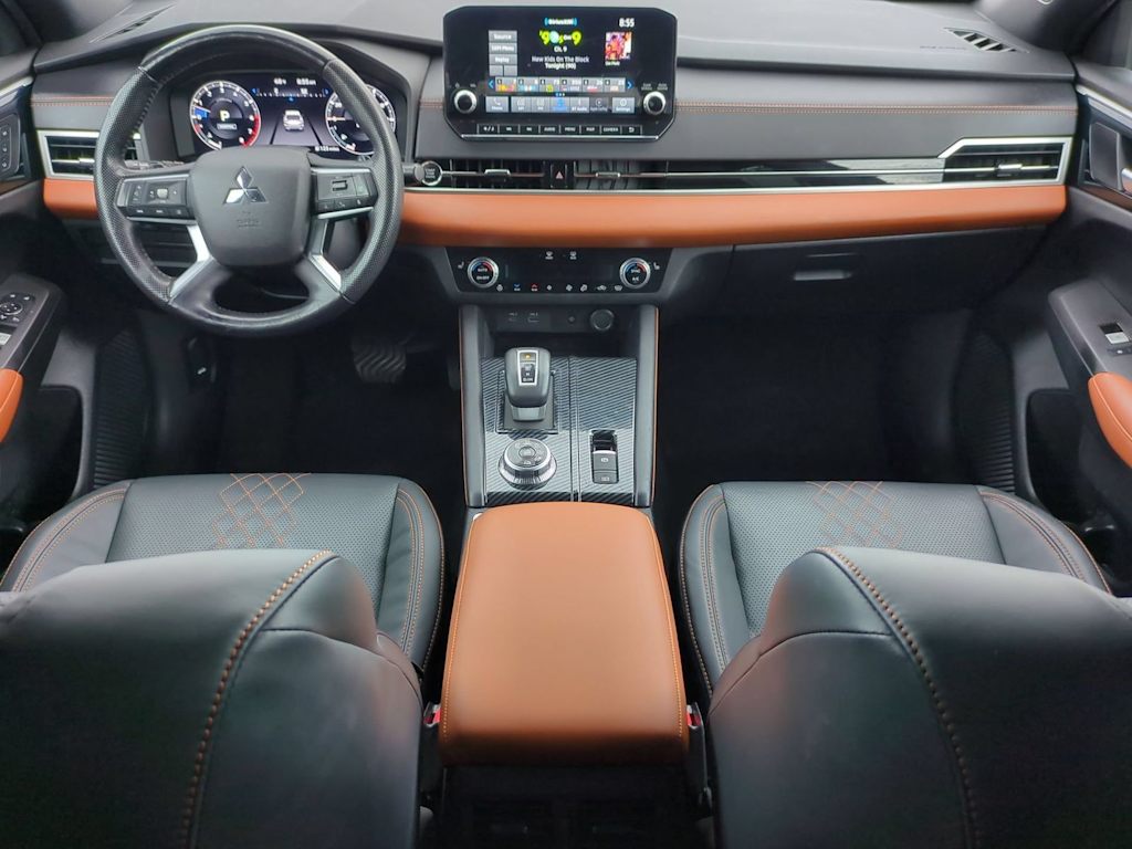 Thumbnail: 2022 Mitsubishi Outlander - 9
