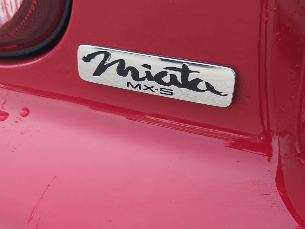 Thumbnail: 2001 Mazda MX-5 Miata - 22