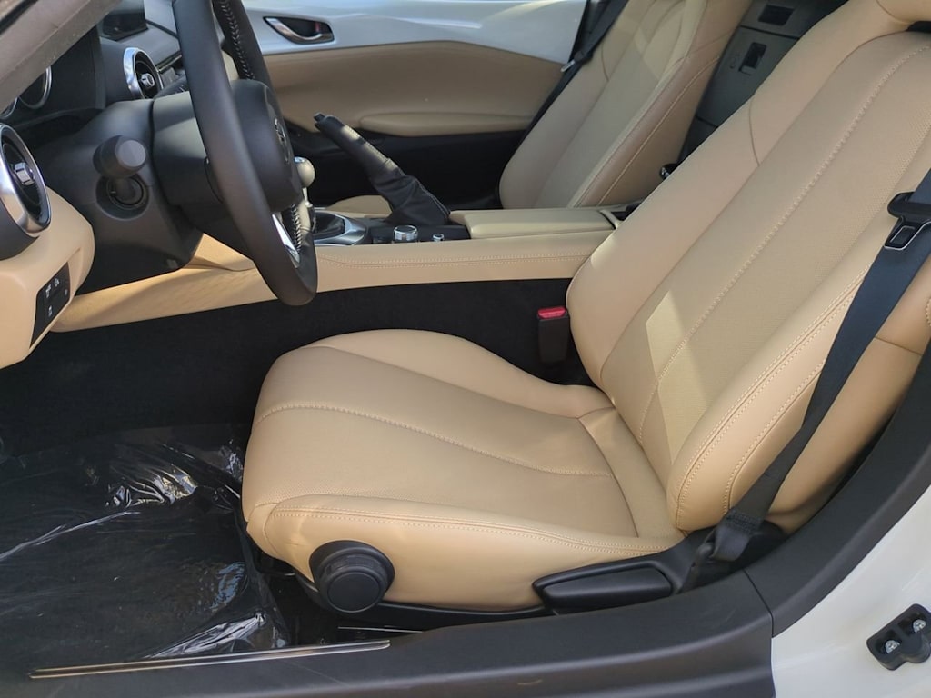 Thumbnail: 2025 Mazda MX-5 Miata - 10