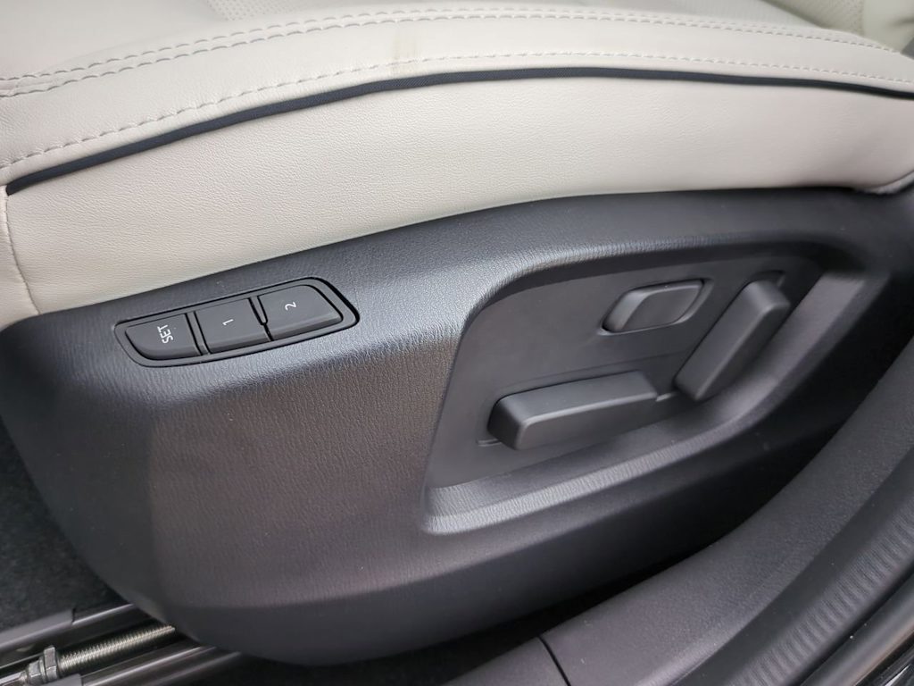 Thumbnail: 2025 Mazda CX-5 - 22