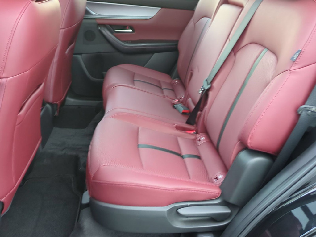 Thumbnail: 2026 Mazda CX-70 - 26