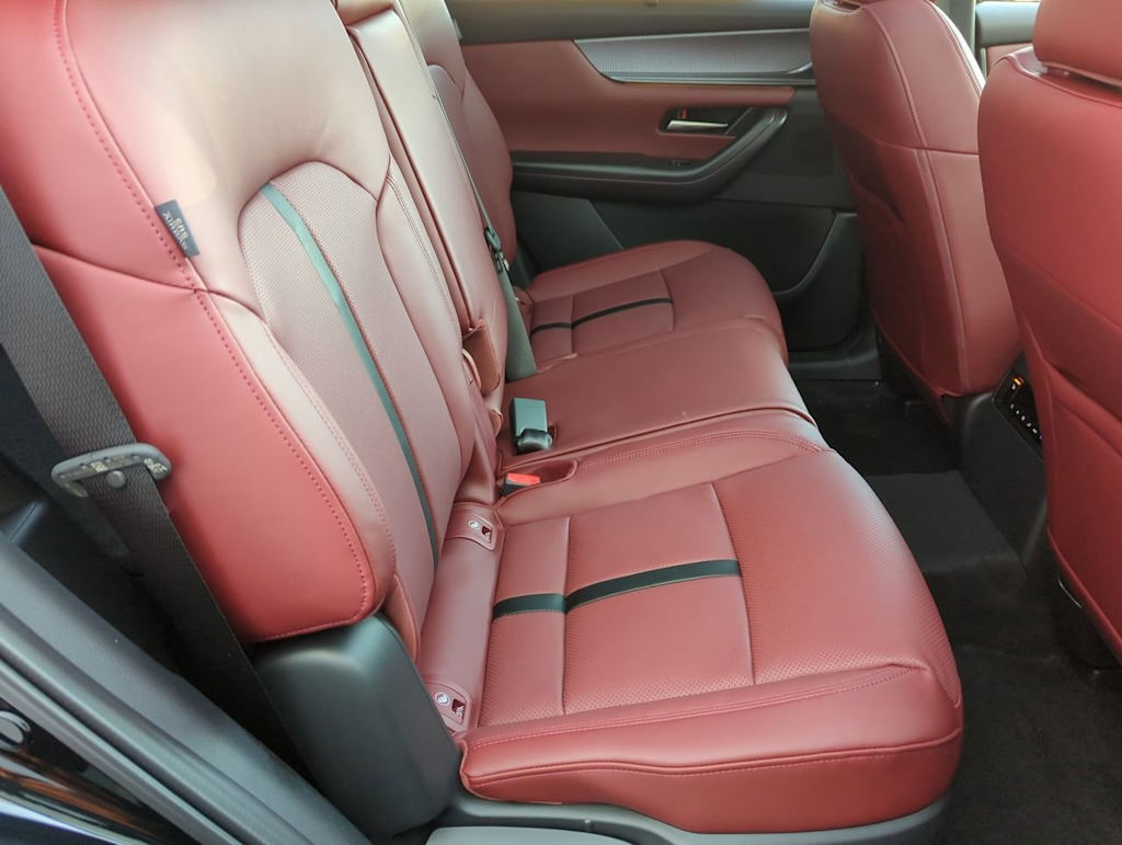 Thumbnail: 2025 Mazda CX-70 - 25