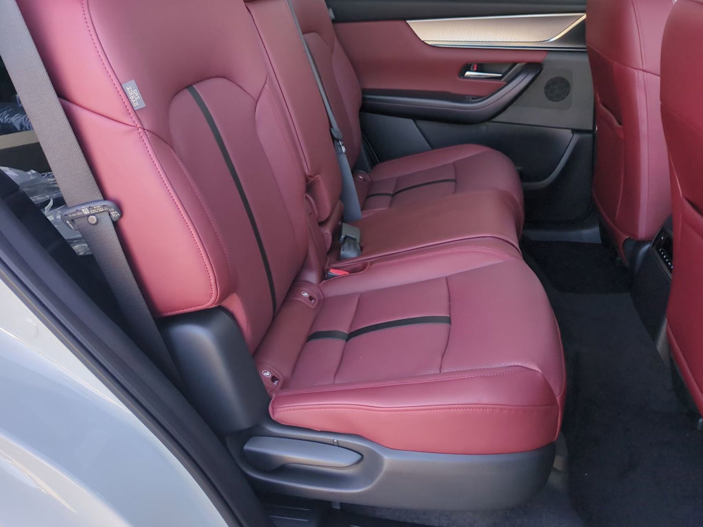 Thumbnail: 2026 Mazda CX-70 - 27