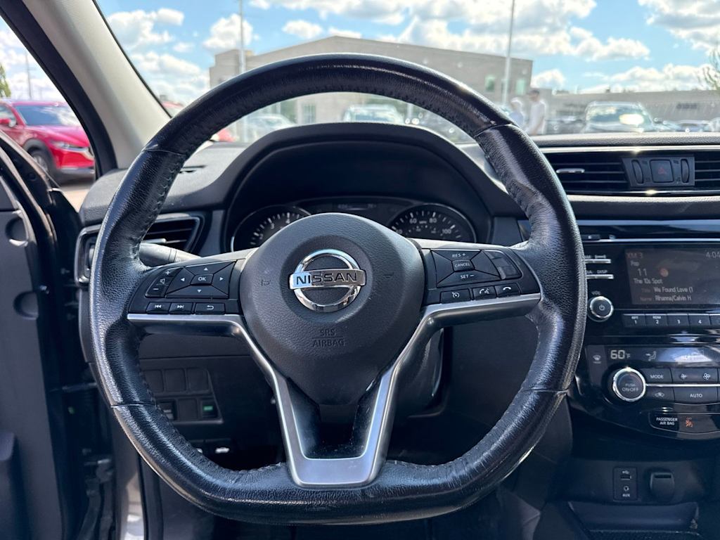 Thumbnail: 2018 Nissan Rogue Sport - 9