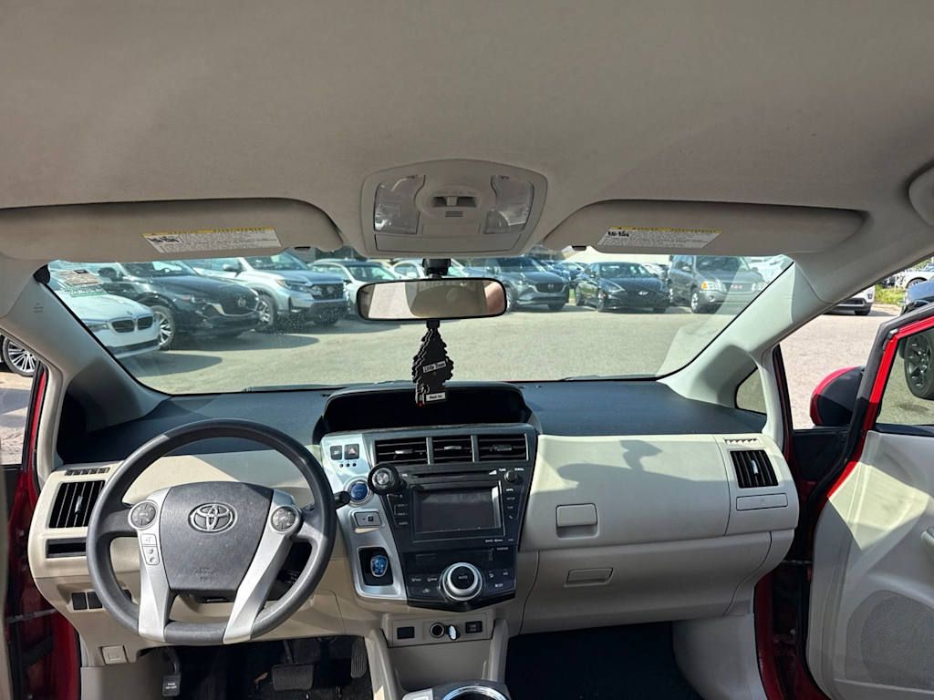 Thumbnail: 2014 Toyota Prius v - 2
