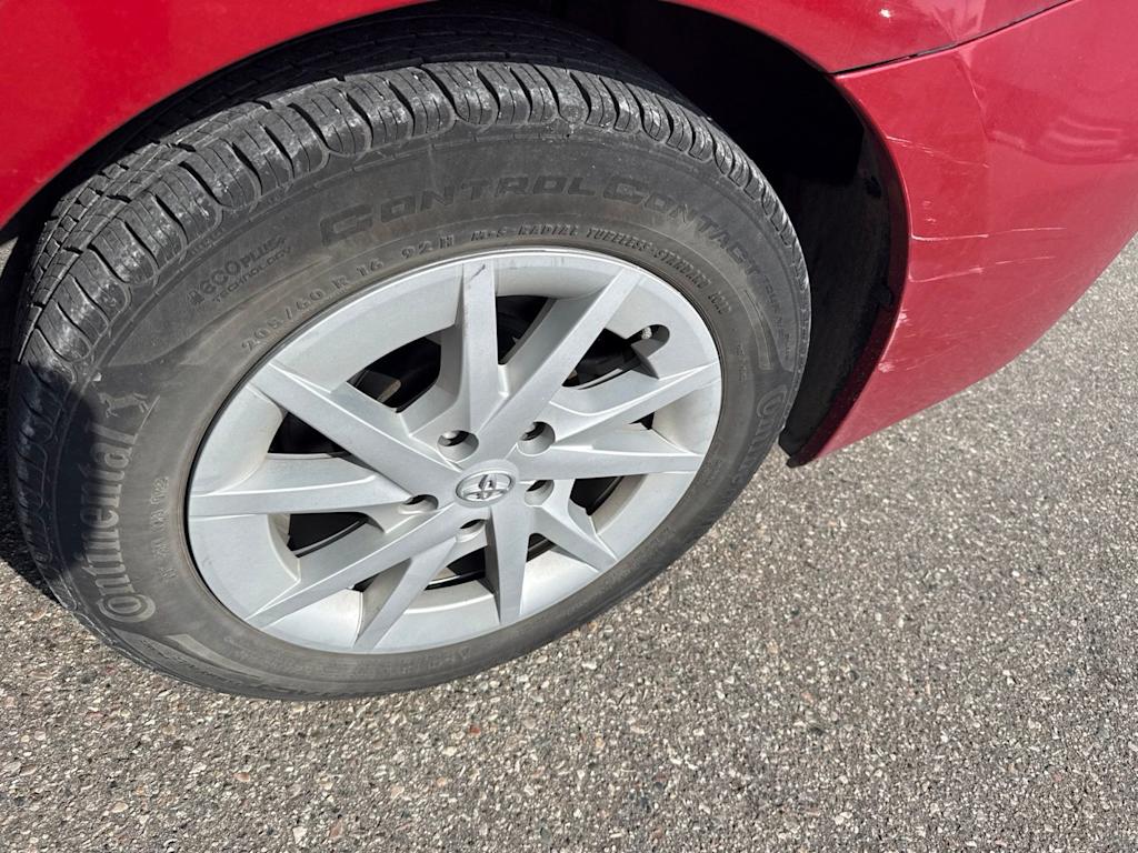 Thumbnail: 2014 Toyota Prius v - 17