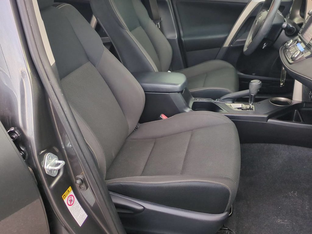 Thumbnail: 2015 Toyota RAV4 - 11