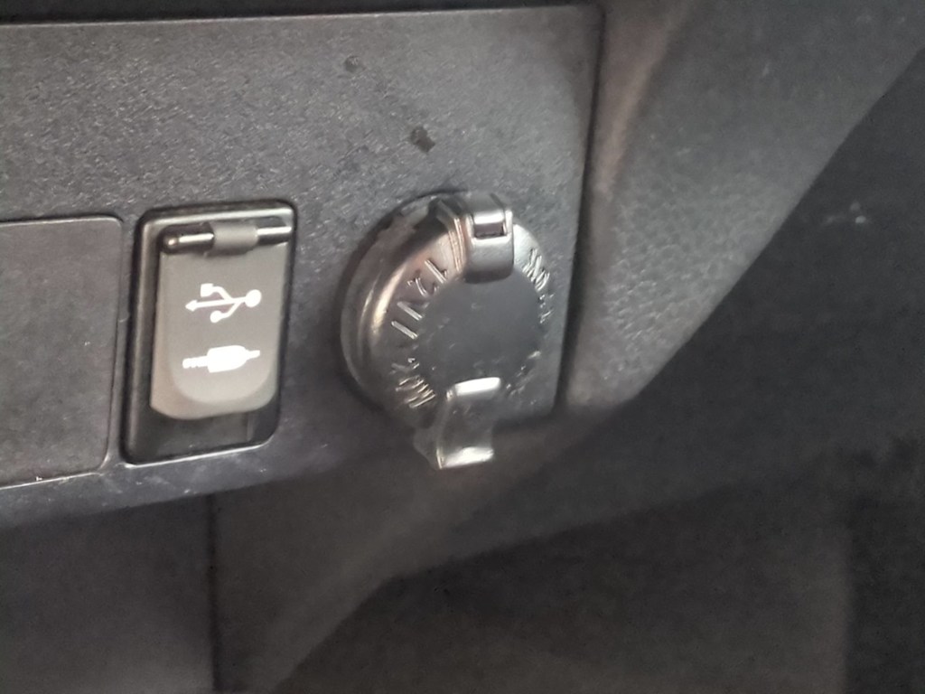 Thumbnail: 2015 Toyota RAV4 - 35