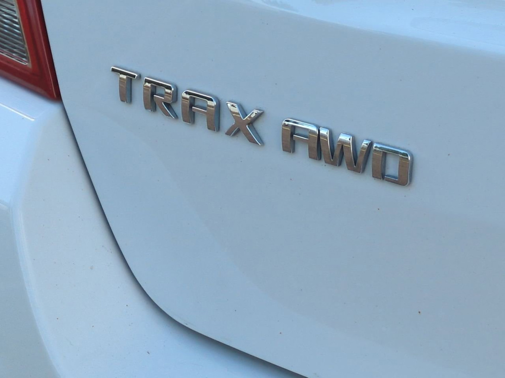 Thumbnail: 2017 Chevrolet Trax - 23