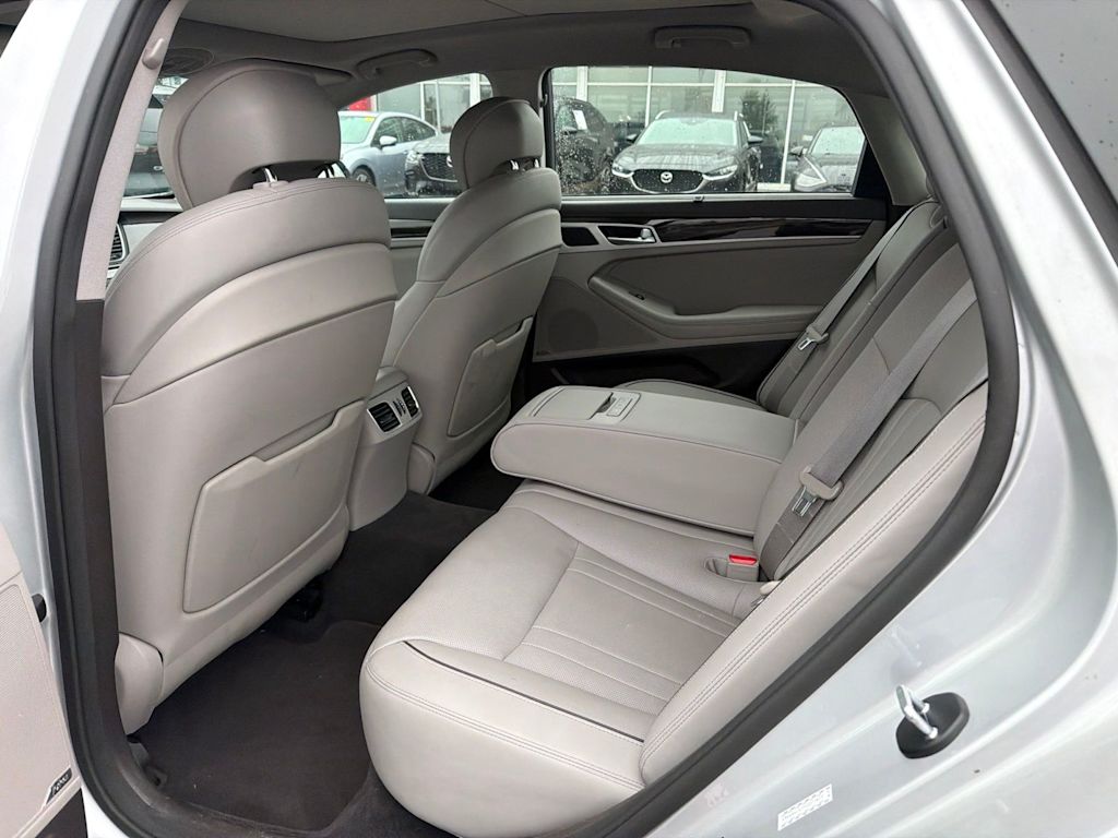 Thumbnail: 2015 Hyundai Genesis - 9