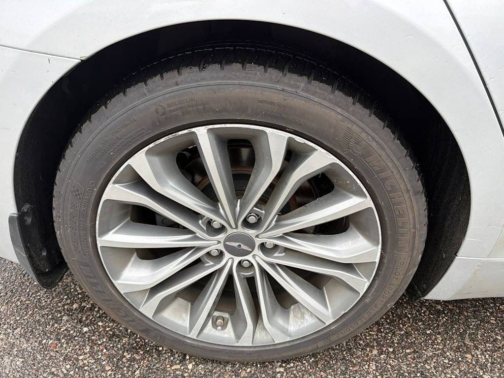 Thumbnail: 2015 Hyundai Genesis - 19