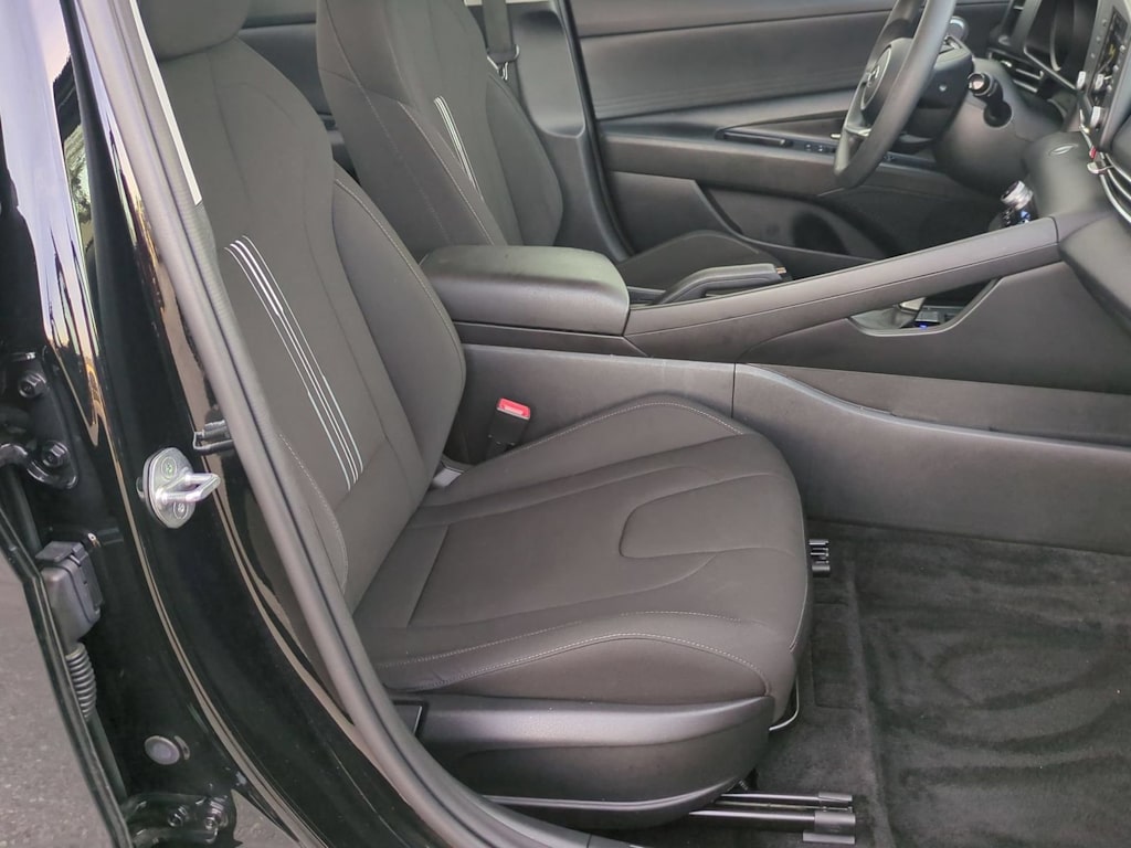 Thumbnail: 2023 Hyundai Elantra - 11