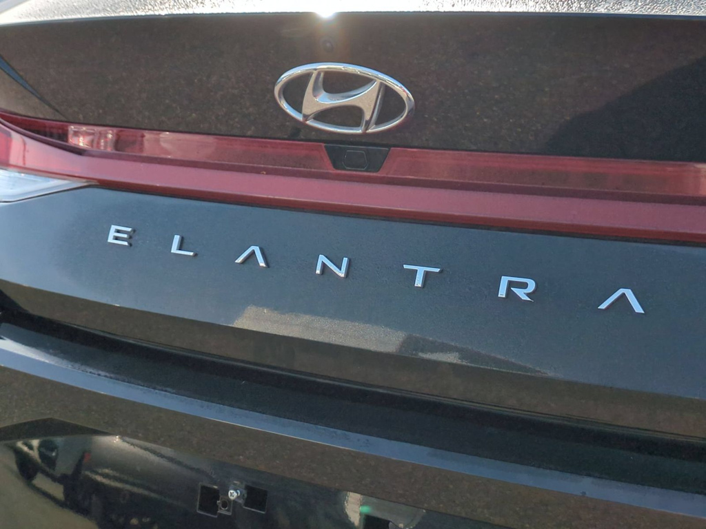 Thumbnail: 2023 Hyundai Elantra - 7