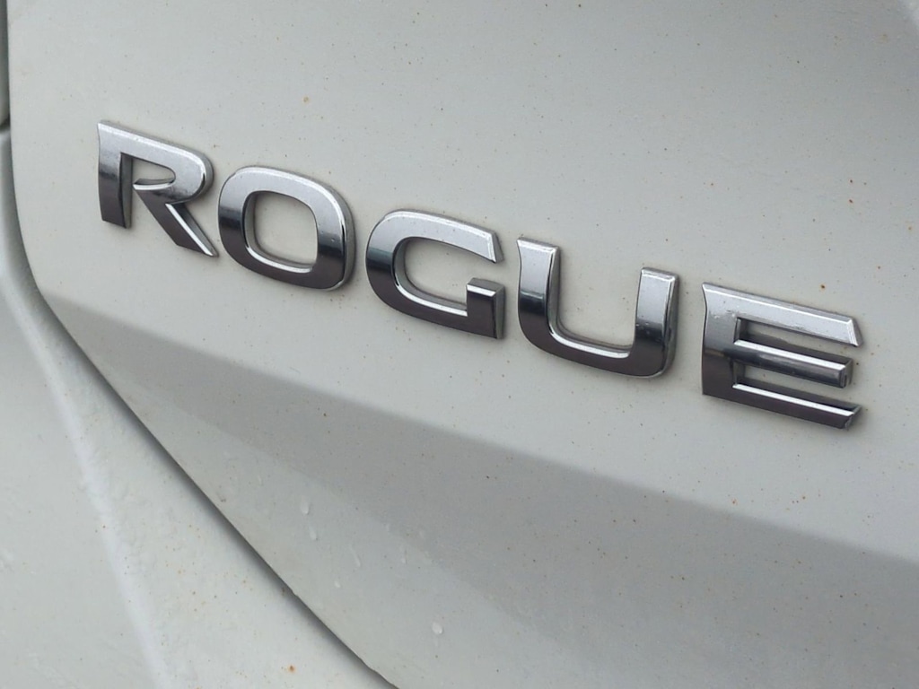 Thumbnail: 2018 Nissan Rogue - 25