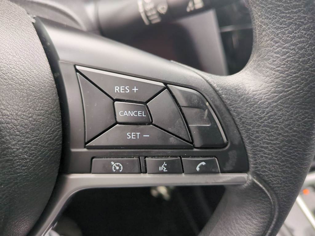 Thumbnail: 2018 Nissan Rogue - 30