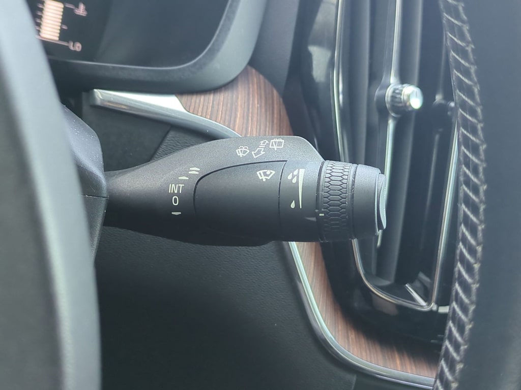 Thumbnail: 2019 Volvo XC60 - 32