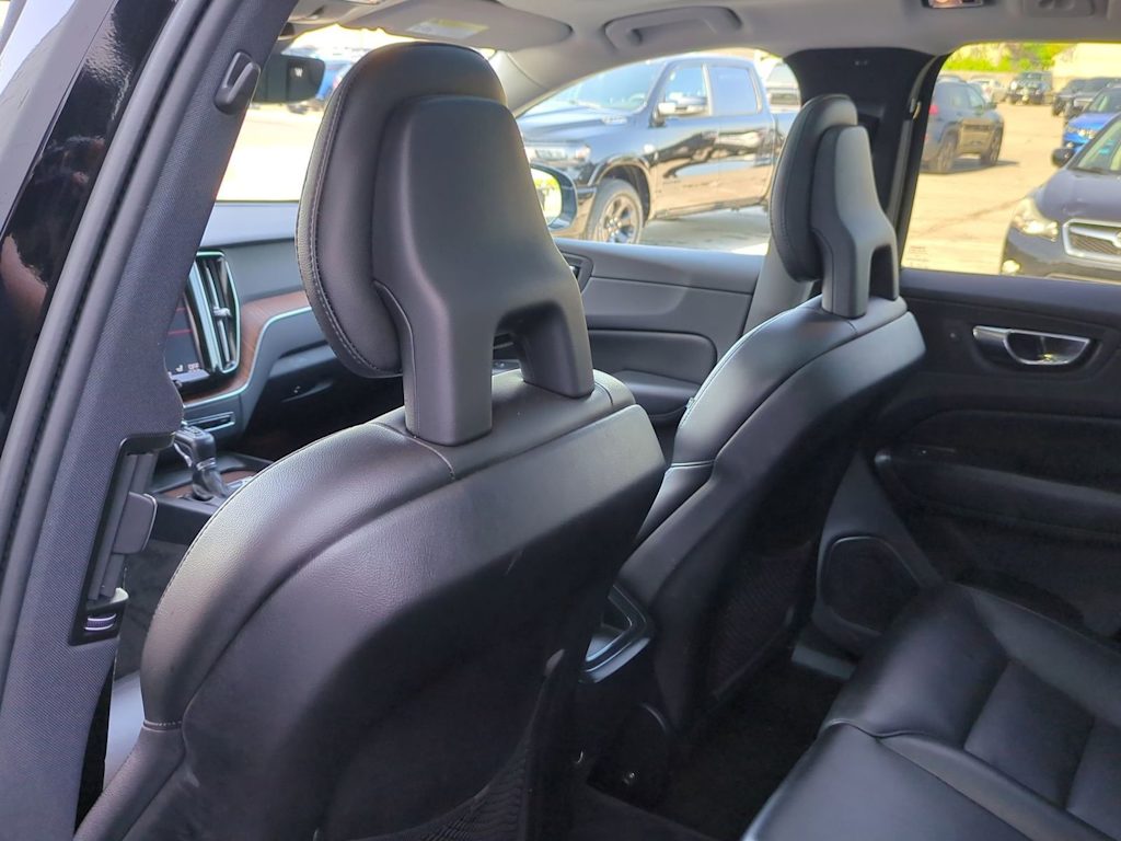 Thumbnail: 2019 Volvo XC60 - 12