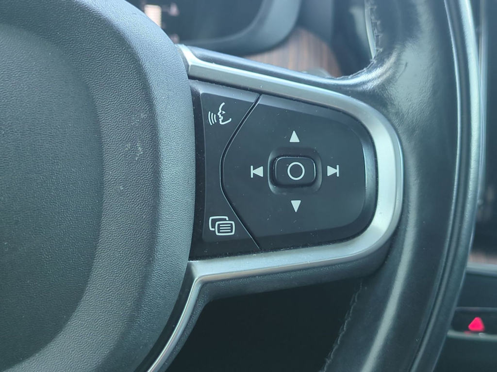 Thumbnail: 2019 Volvo XC60 - 31