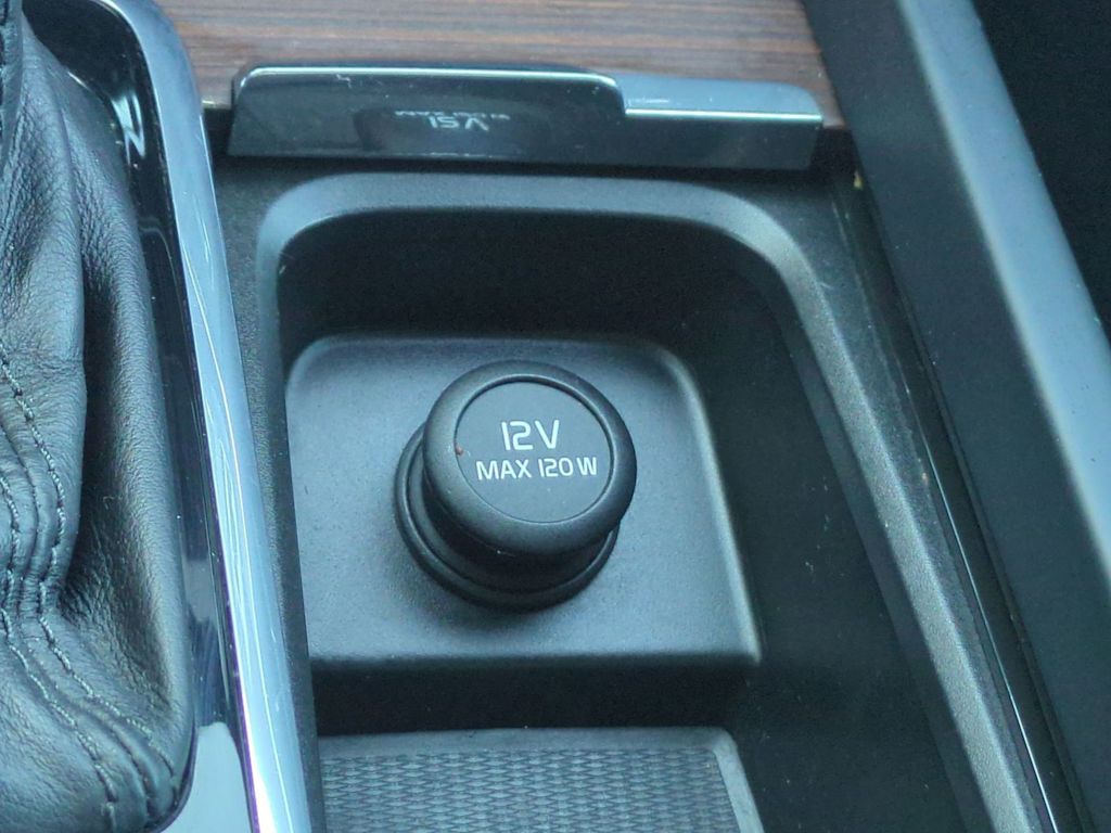 Thumbnail: 2019 Volvo XC60 - 35