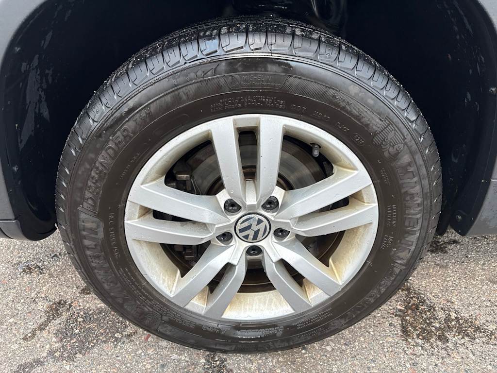 Thumbnail: 2013 Volkswagen Tiguan - 7
