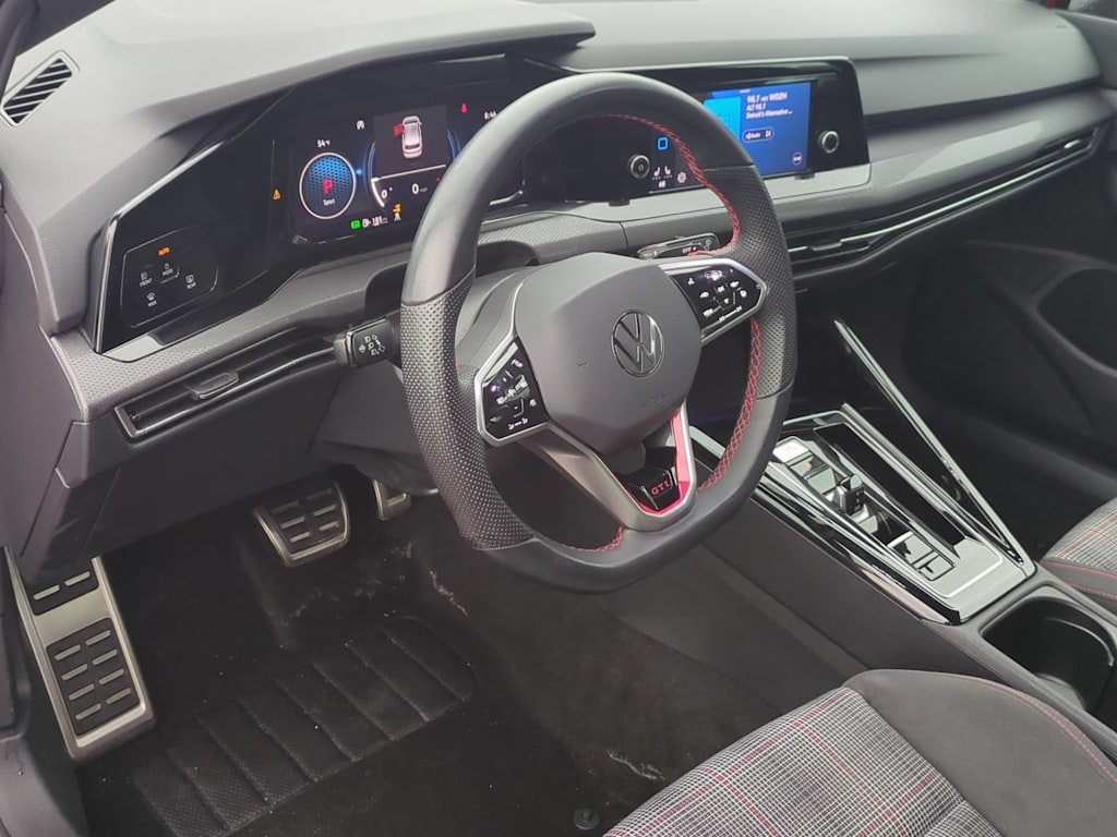 Thumbnail: 2023 Volkswagen Golf - 2