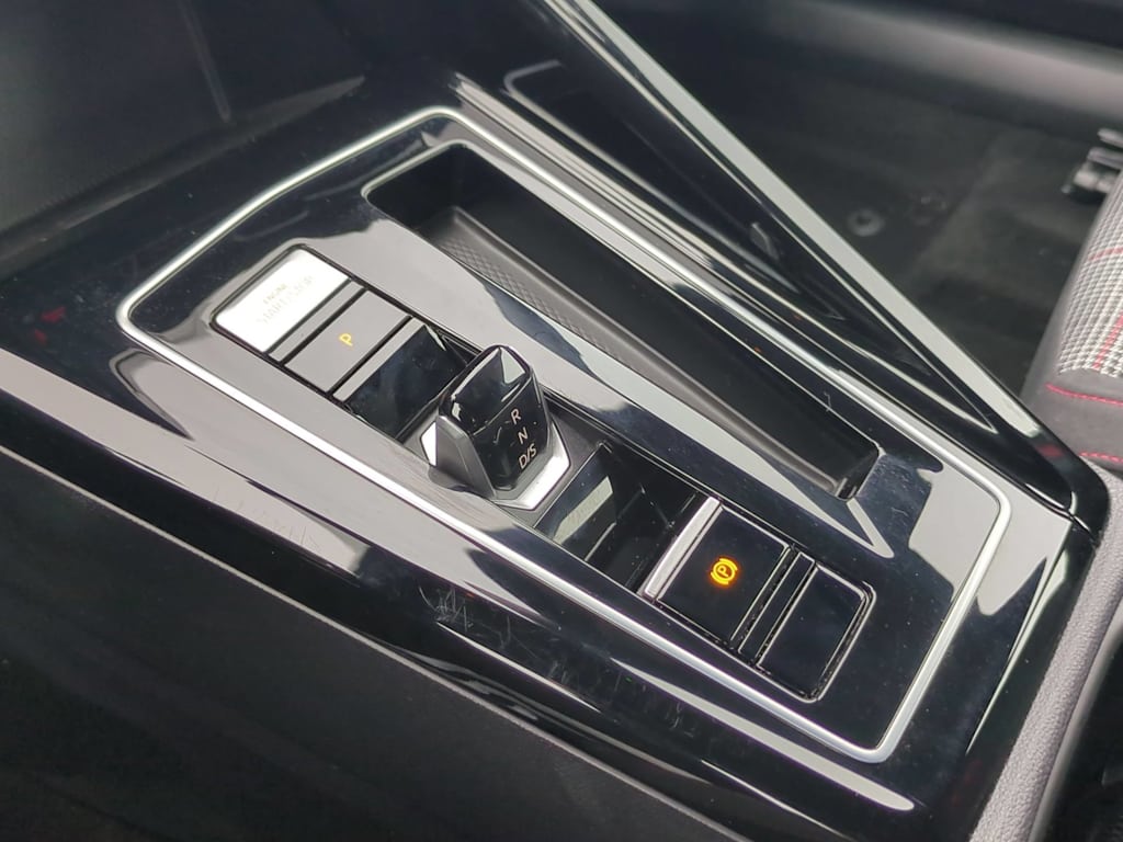 Thumbnail: 2023 Volkswagen Golf - 15