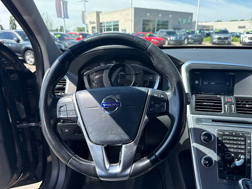 Thumbnail: 2017 Volvo XC60 - 9