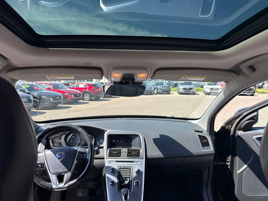 Thumbnail: 2017 Volvo XC60 - 2