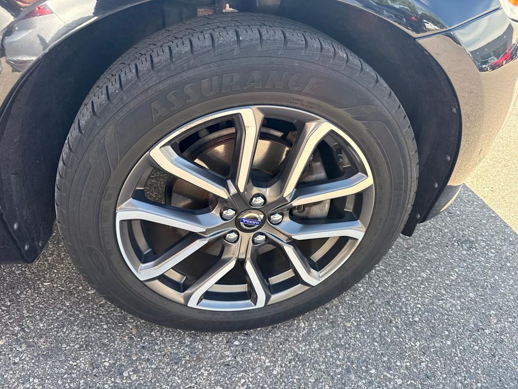 Thumbnail: 2017 Volvo XC60 - 20