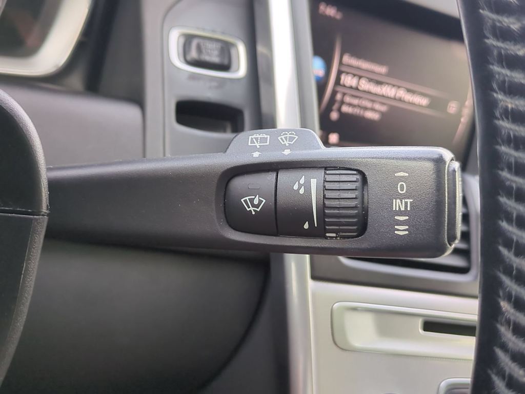 Thumbnail: 2017 Volvo XC60 - 31