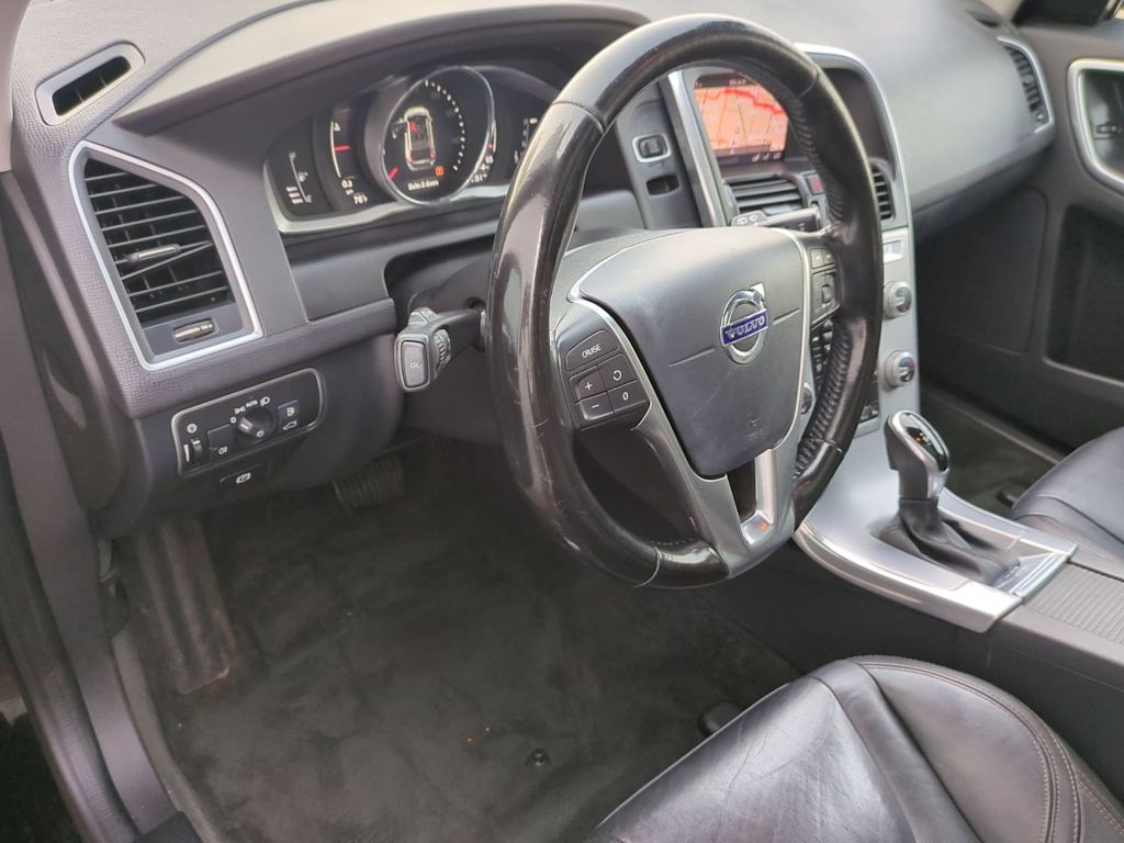 Thumbnail: 2017 Volvo XC60 - 2