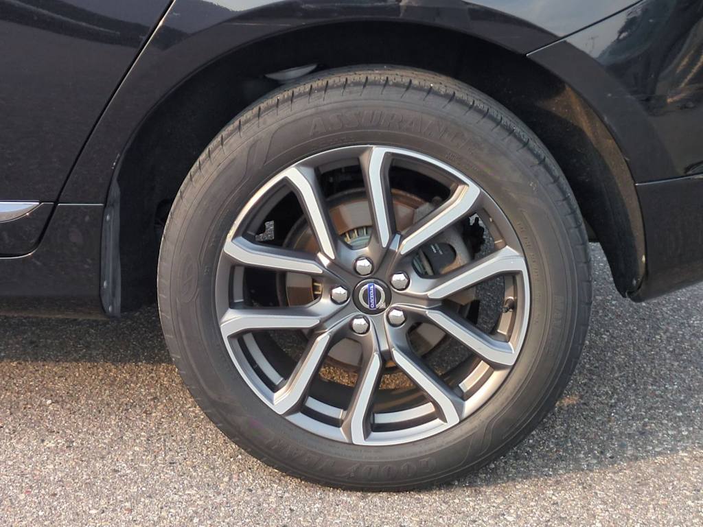 Thumbnail: 2017 Volvo XC60 - 8