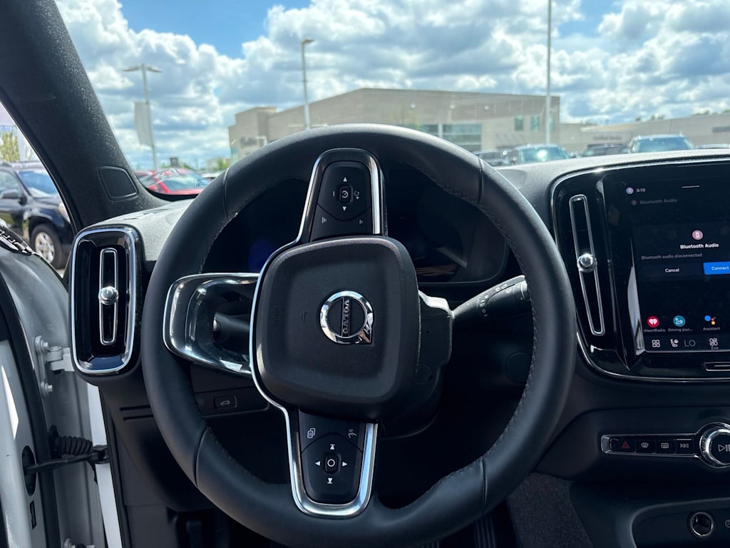 Thumbnail: 2023 Volvo C40 - 2