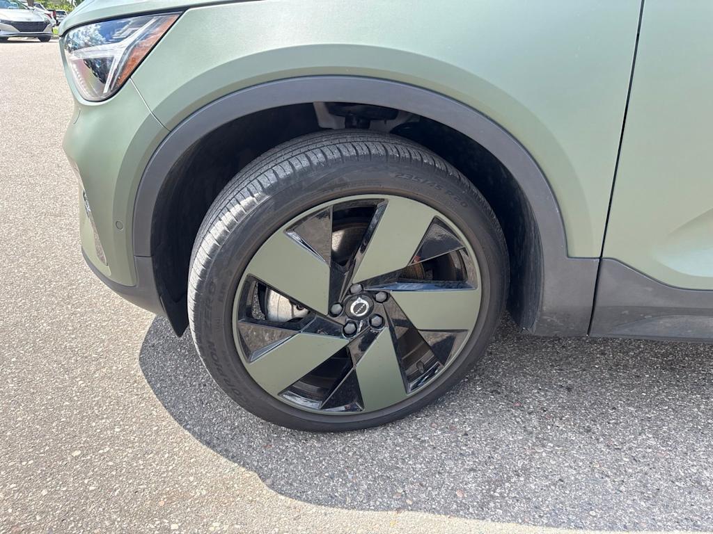 Thumbnail: 2023 Volvo C40 - 8