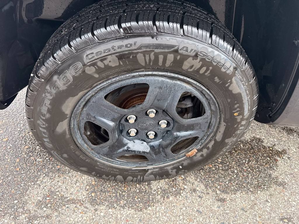 Thumbnail: 2019 Jeep Renegade - 19