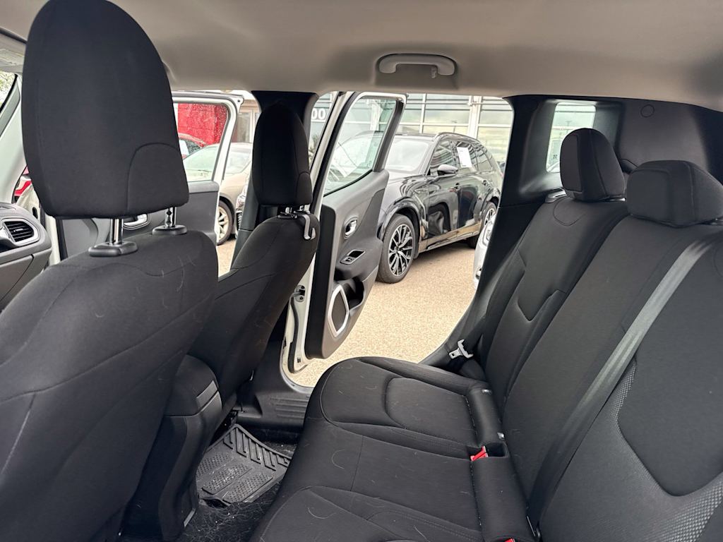 Thumbnail: 2019 Jeep Renegade - 12