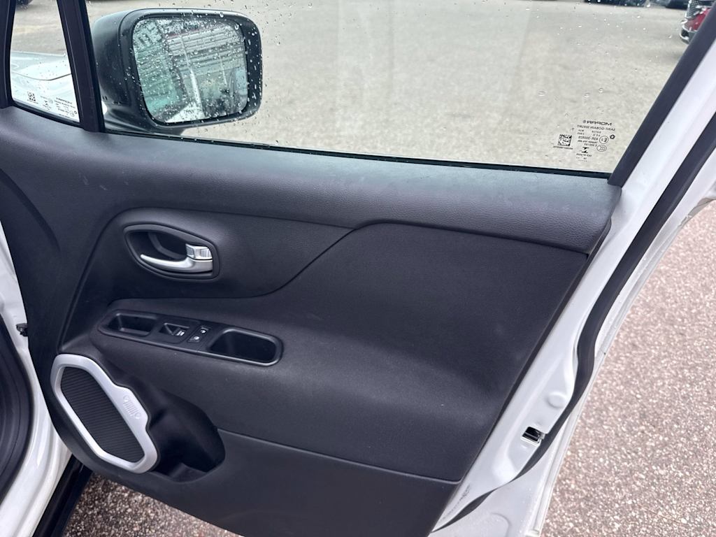 Thumbnail: 2019 Jeep Renegade - 26