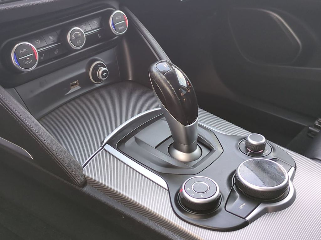 Thumbnail: 2019 Alfa Romeo Stelvio - 15