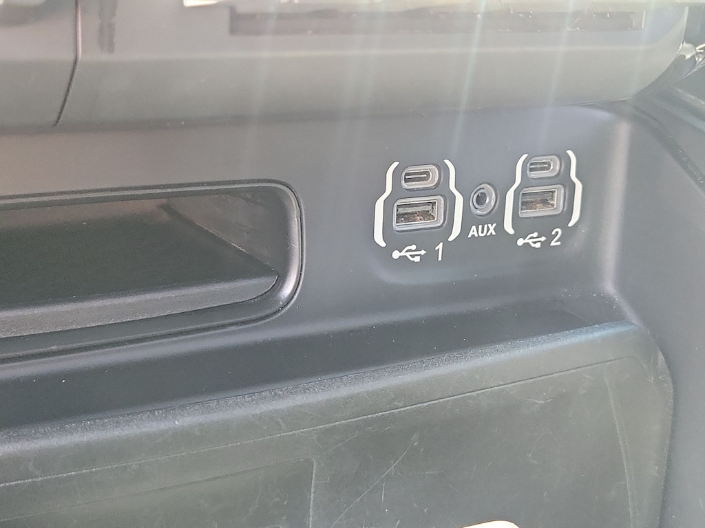 Thumbnail: 2020 RAM 1500 - 32