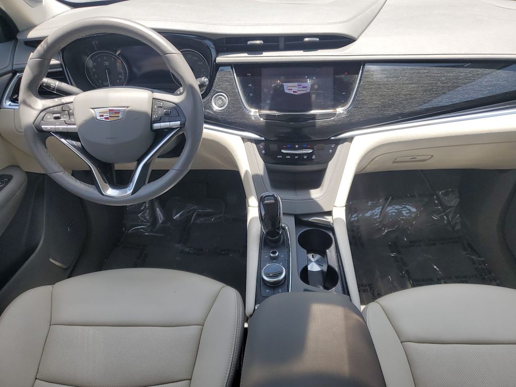 Thumbnail: 2023 Cadillac XT6 - 8