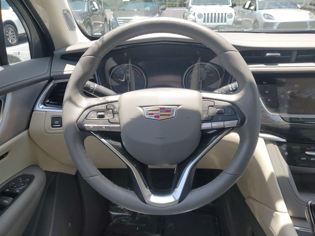 Thumbnail: 2023 Cadillac XT6 - 11
