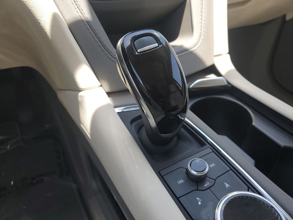 Thumbnail: 2023 Cadillac XT6 - 13