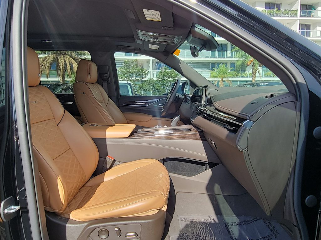 Thumbnail: 2022 Cadillac Escalade - 9
