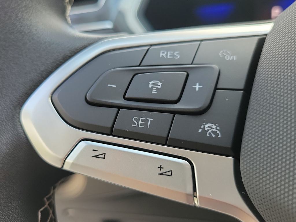 Thumbnail: 2023 Volkswagen Tiguan - 23
