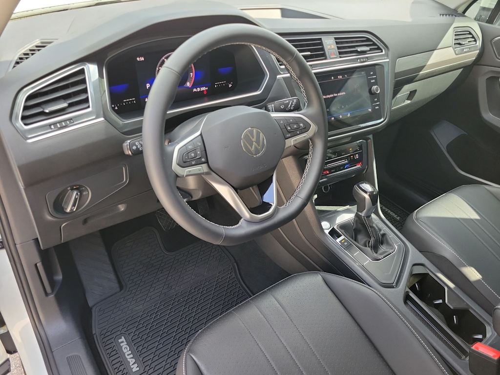 Thumbnail: 2023 Volkswagen Tiguan - 2