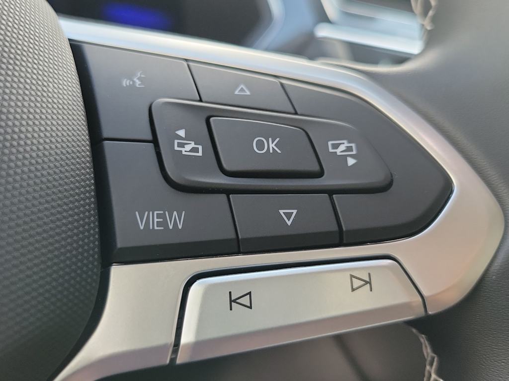Thumbnail: 2023 Volkswagen Tiguan - 24