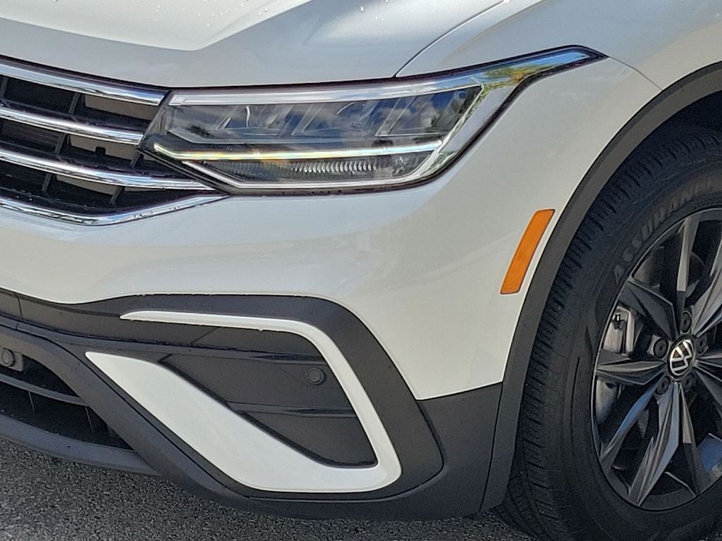 Thumbnail: 2023 Volkswagen Tiguan - 19