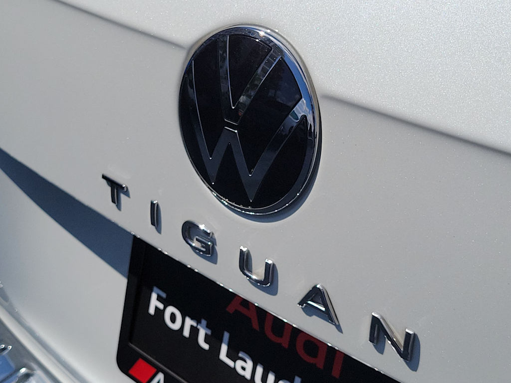 Thumbnail: 2023 Volkswagen Tiguan - 7
