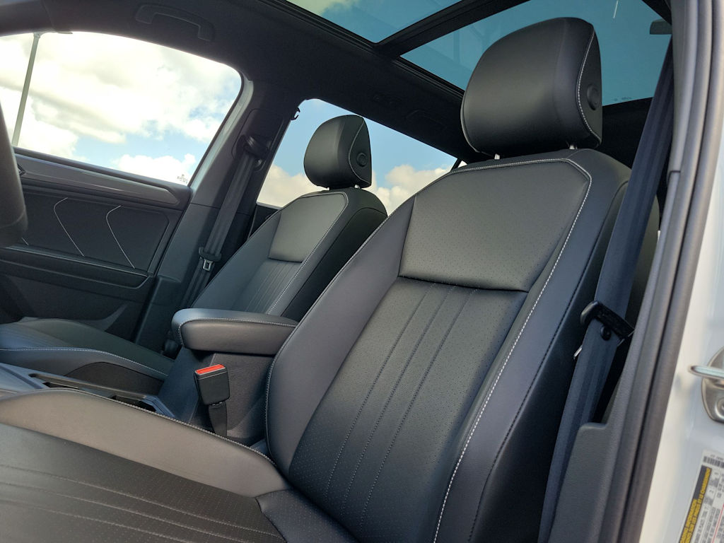 Thumbnail: 2023 Volkswagen Tiguan - 11
